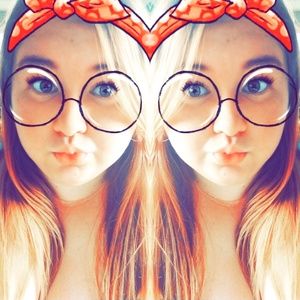 Meet your Posher, Alicia